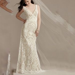 NWT - Geometric Lace Tank Wedding Dress